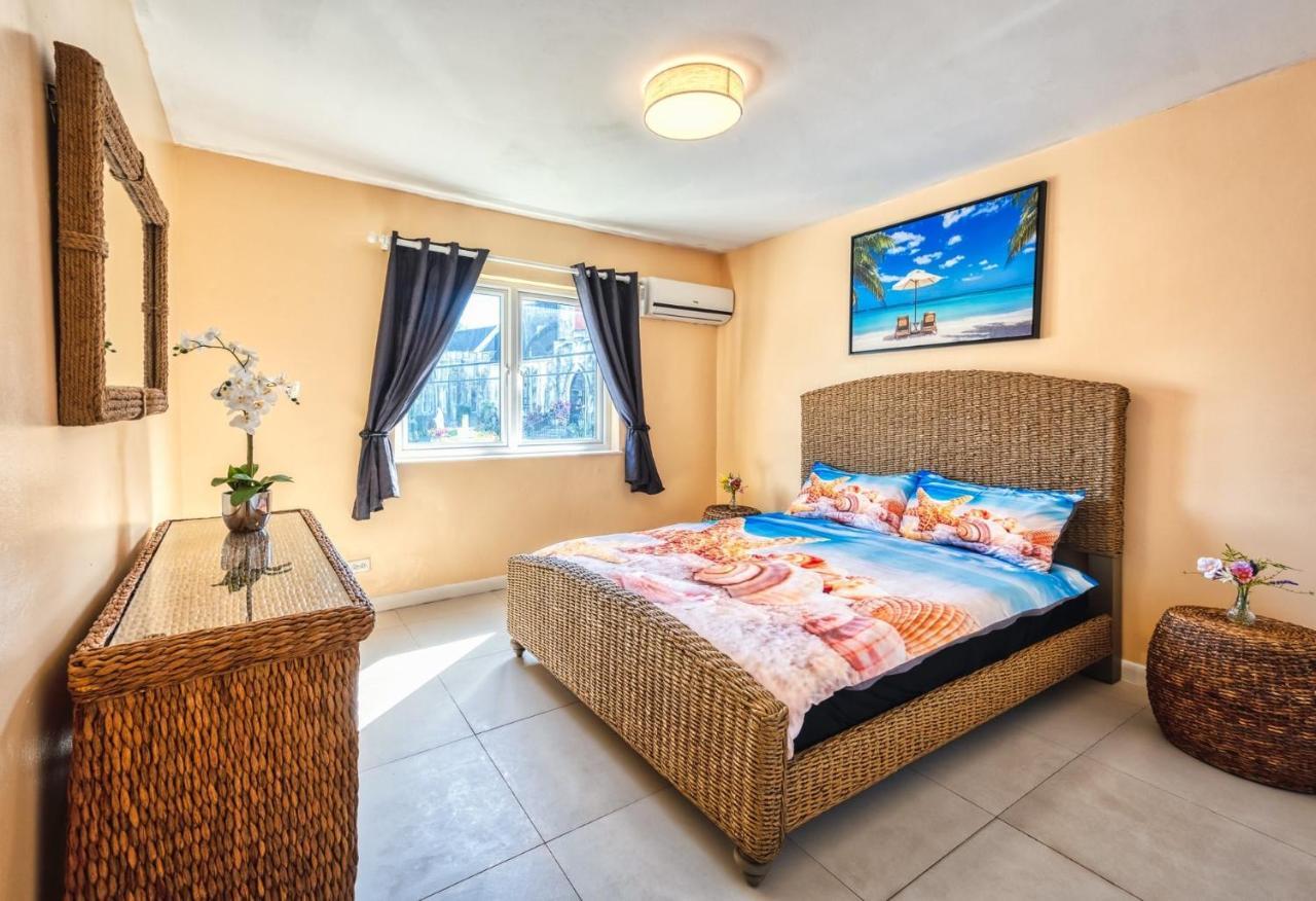 Apartment In Downtown At The Beach Nassau Extérieur photo