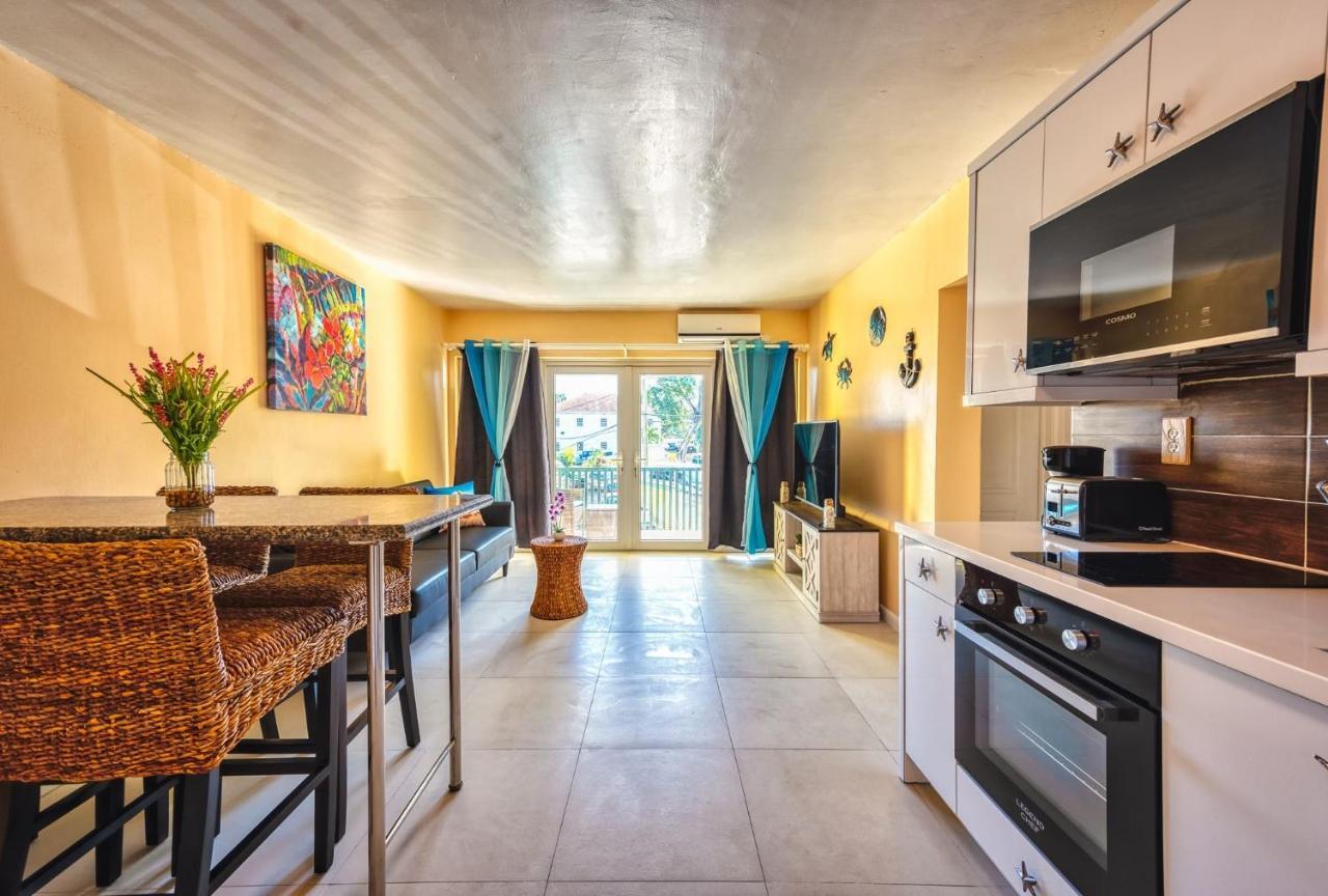 Apartment In Downtown At The Beach Nassau Extérieur photo